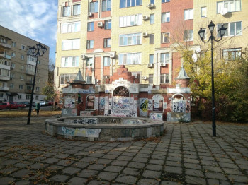 Не ждать милости Коргунова: сквер в центре Саратова можно вернуть городу, но мэрия не решается развязать войну с эск-банкиром