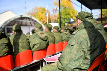 Срочников могут отправить в регионы по соседству с СВО. Об уголовной ответственности за уклонение от мобилизации больше не вспоминают