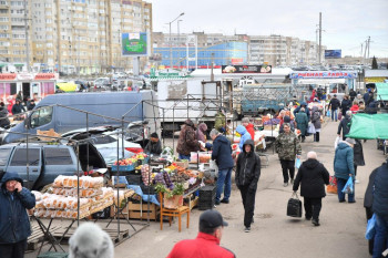 Саратовский рынок, который показывали Медведеву, хорошо отладил систему поборов. О них Ландо заявлял еще 3 года назад