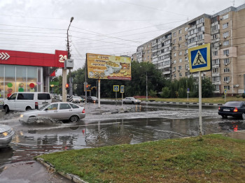 Долго еще будем плавать в этом болоте? Жители Энгельса спрашивали  Плеханова о дорогах, дворах и школах. Но прямая линия обернулась профанацией