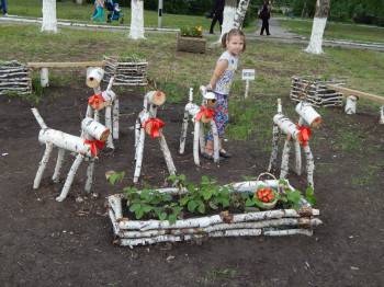 На Балаковском фестивале можно было съесть торт и краба – все с клубникой