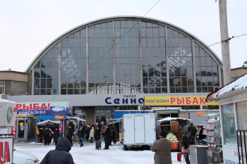 На Сенном рынке в Саратове больше не будут торговать фруктами и овощами на улице