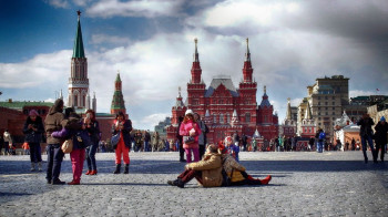 В поездках по России стоит использовать повышенные меры предосторожности, советует туристам Госдеп США