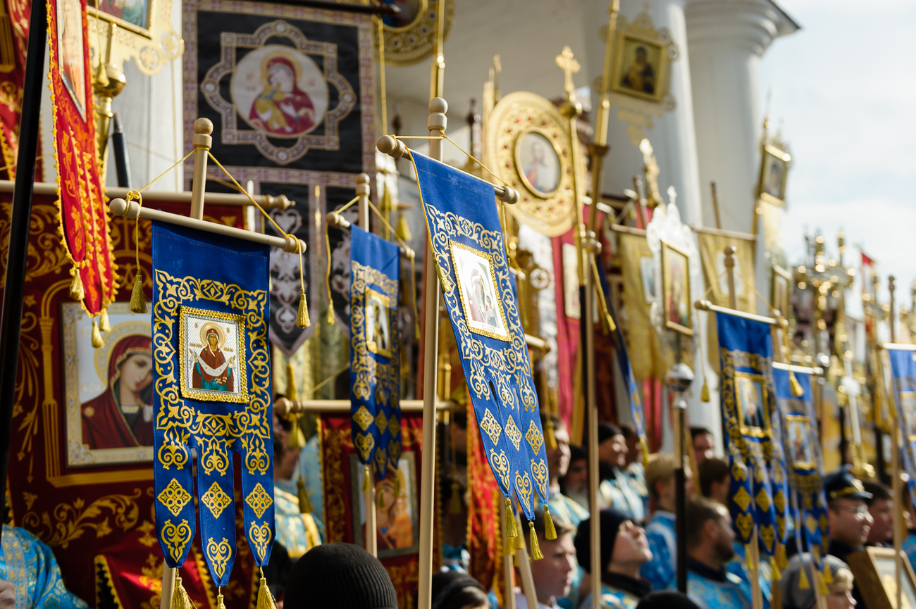 Символ города Церковь и памятник